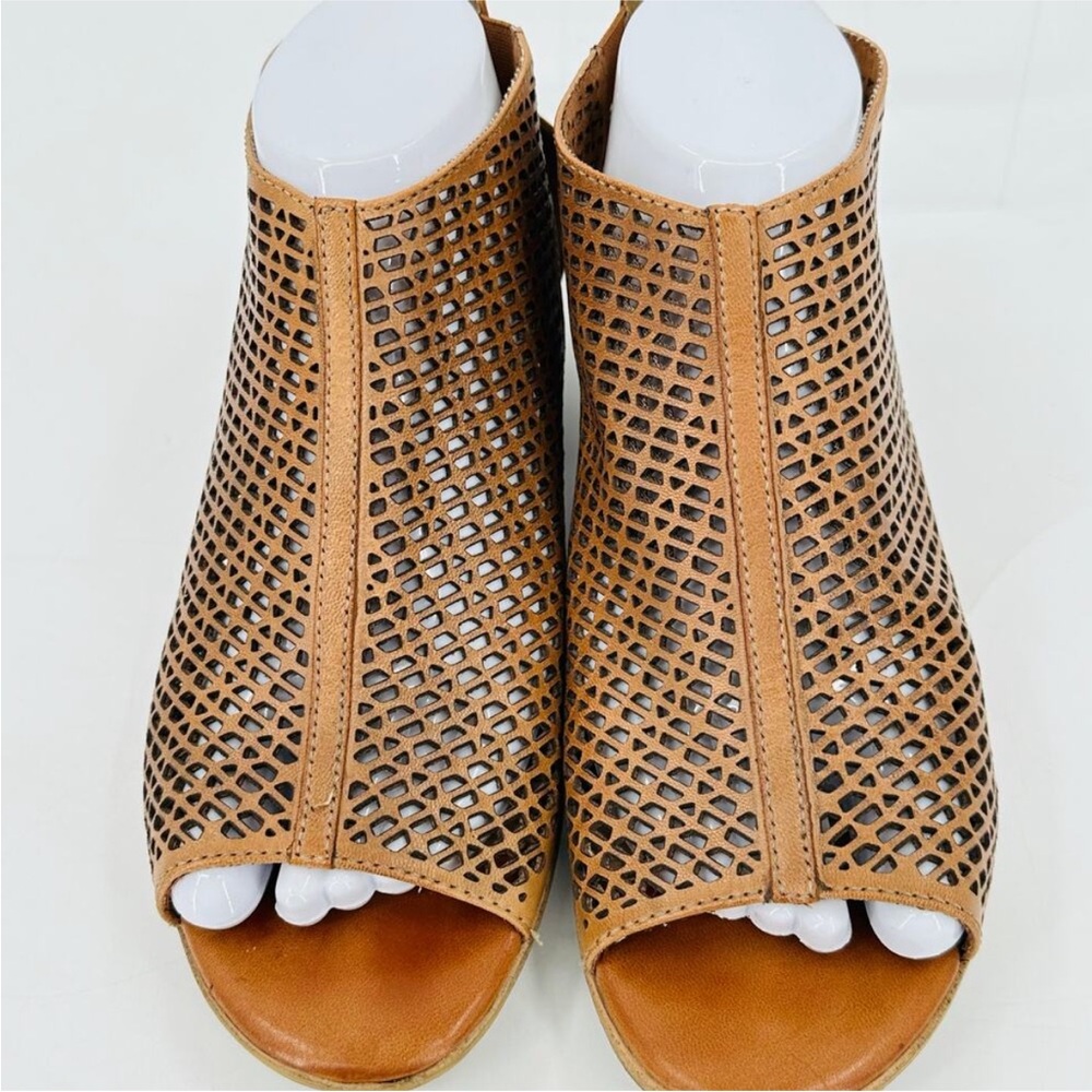 TAMARIS Anti Shock Leather Perforated Cut Out Peep Toe Bootie Sandal Womens 38